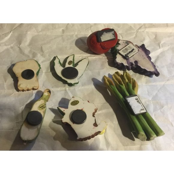 Set of 7 Vintage Mixed Vegetables/Fruit Magnets - Picture 4 of 6